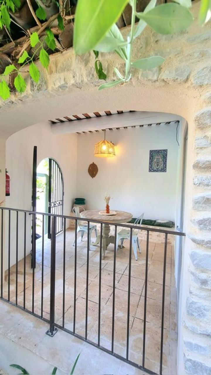 Villa Oasis En Provence Luberon Pierrevert Exterior photo
